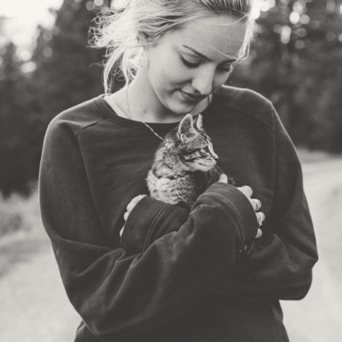 Mujer con Gato